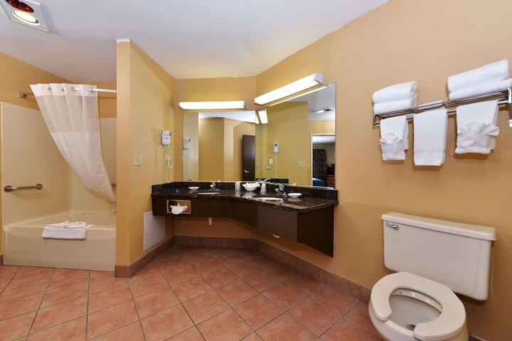 Room 14 of 23