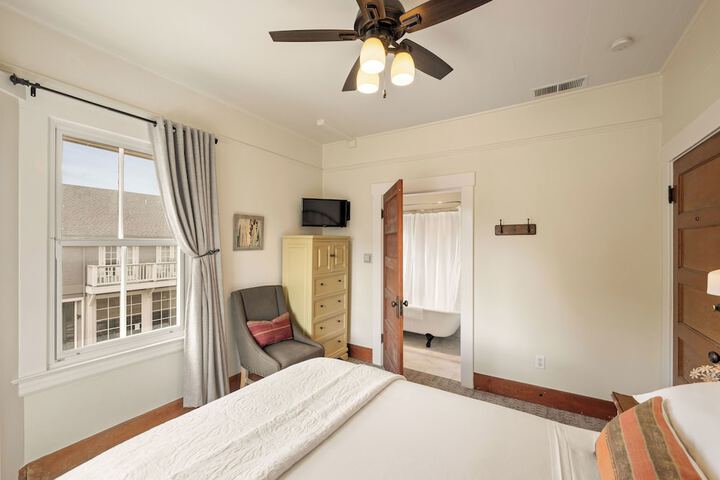 Room 42 of 113