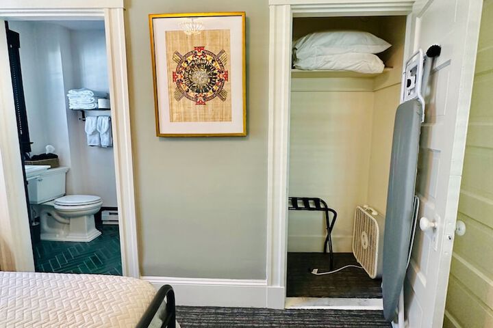 Room 82 of 167