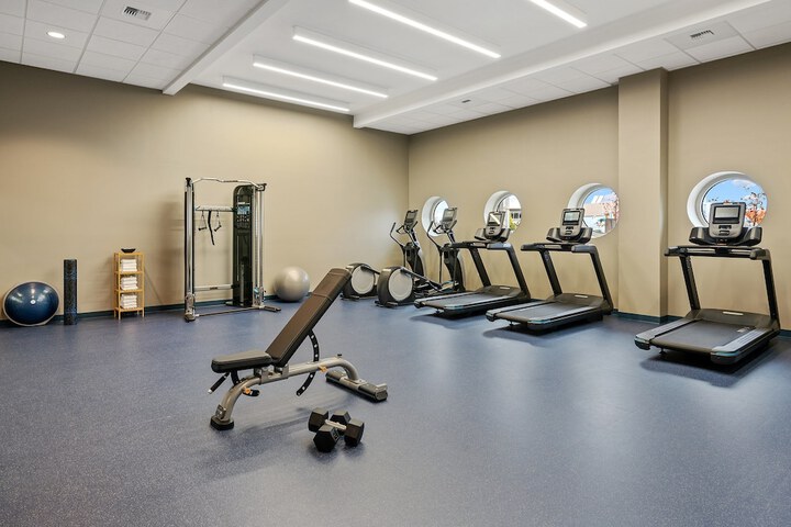 Hotel Indigo Everett - Waterfront Place by IHG