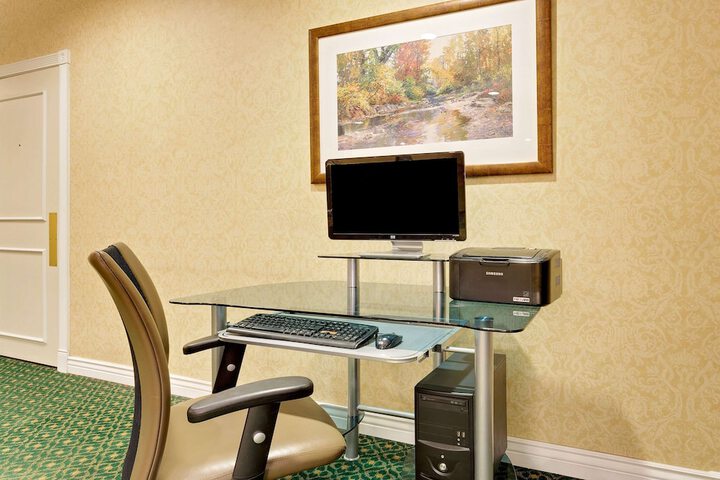 Business Center 26 of 26