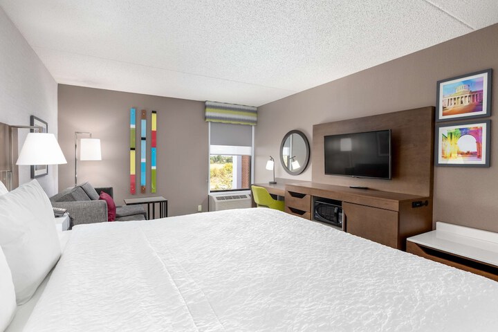 Room 13 of 28