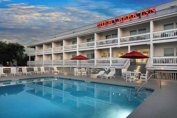 Shem Creek Inn