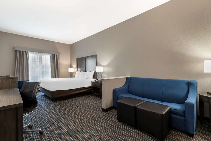 Room 43 of 59