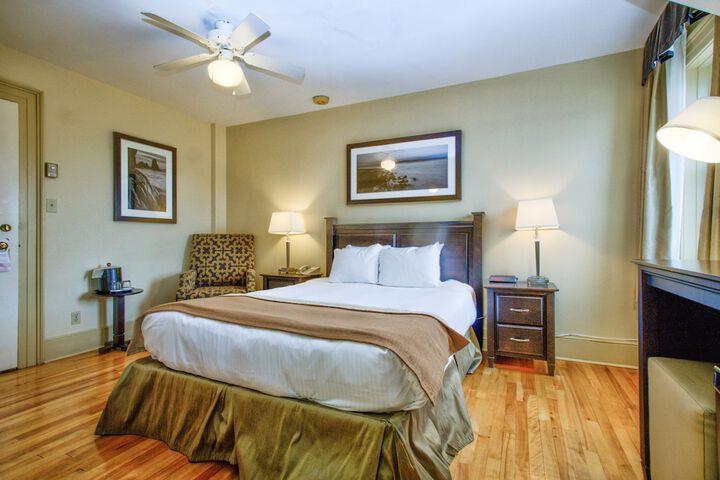 Room 7 of 28