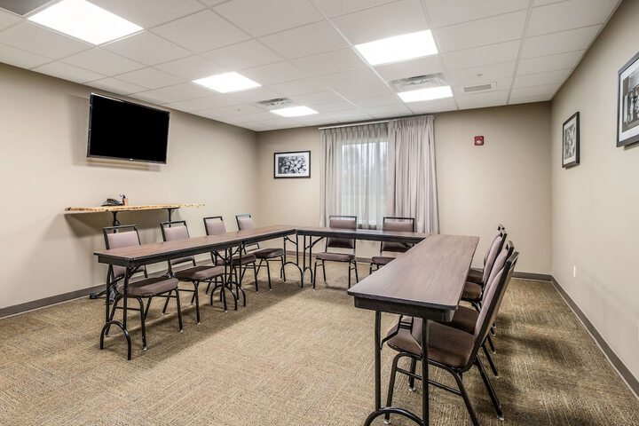 MainStay Suites at Discovery Park of America