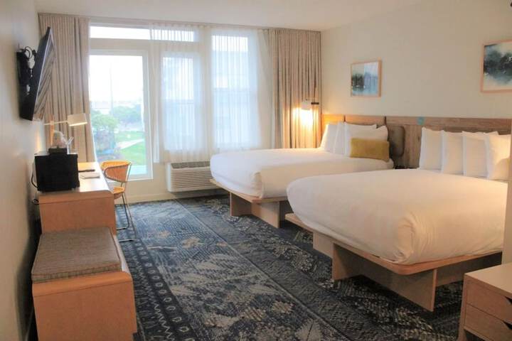 SaltLine Hotel