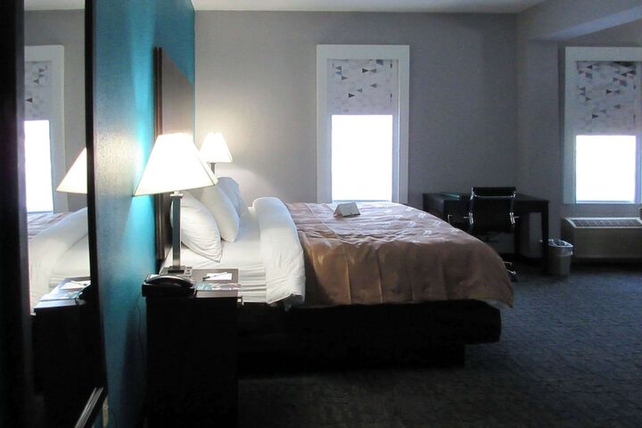 Room 5 of 7