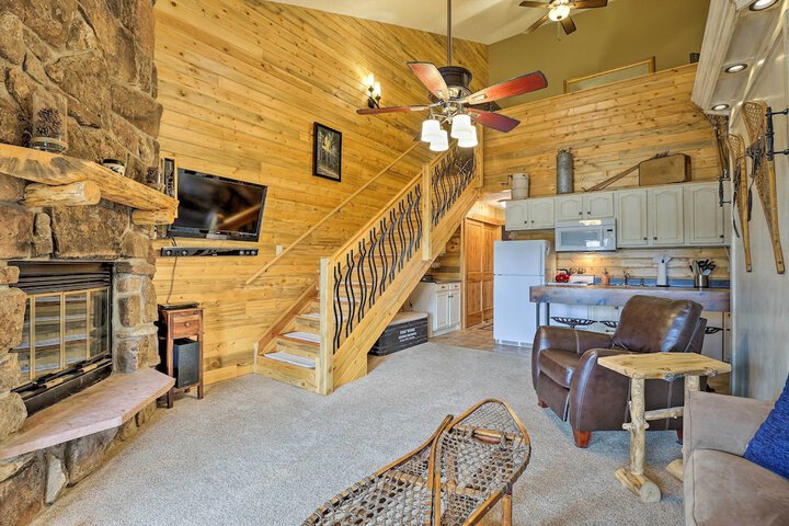 Granby Condo w / Pool Access Near Hiking & Skiing!