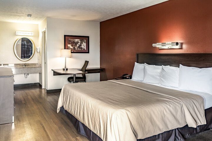 Red Roof Inn Columbus - Taylorsville / Edinburgh