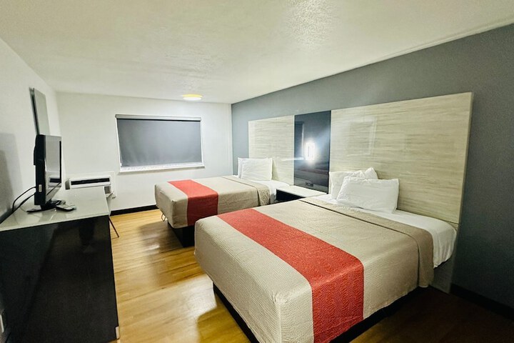 Room 14 of 19