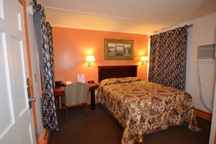 Room 28 of 53