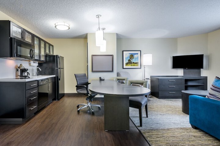 Room 33 of 45