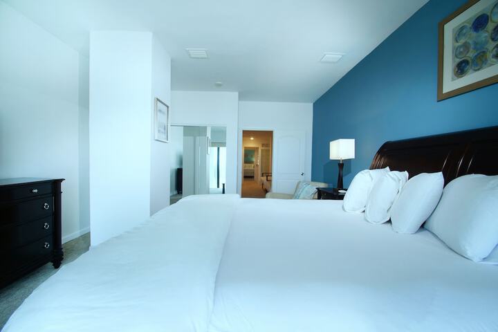 Room 12 of 32