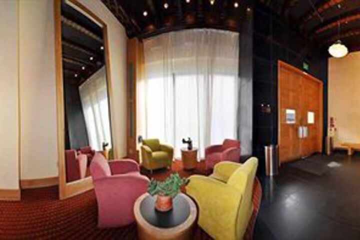 HOTEL METROPOLIS
