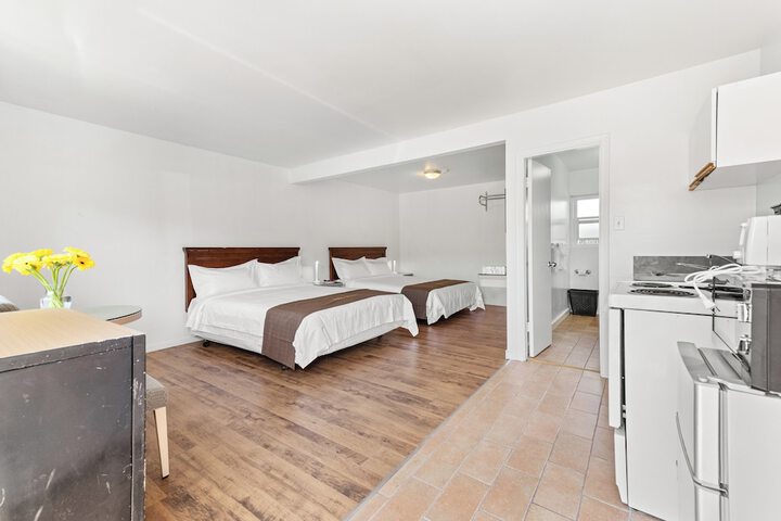 Room 9 of 27