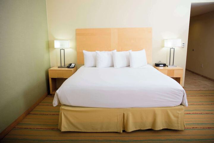 Room 9 of 27