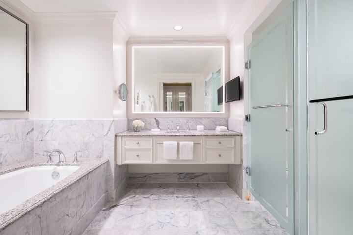 Four Seasons Hotel Los Angeles at Westlake Village