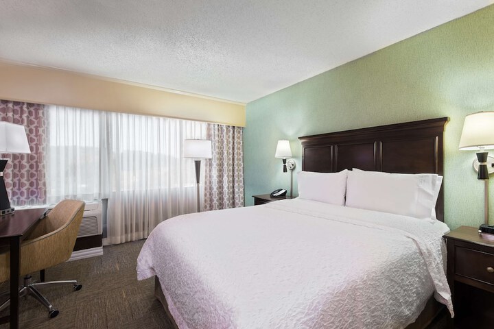 Hampton Inn White Plains / Tarrytown