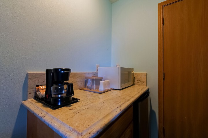 Breakfast/Coffee Service 85 of 111