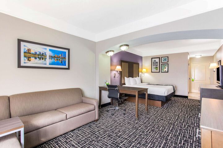 La Quinta Inn & Suites by Wyndham Fultondale Birmingham N