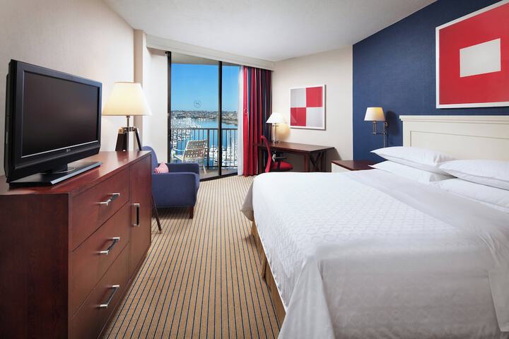 Room 90 of 215