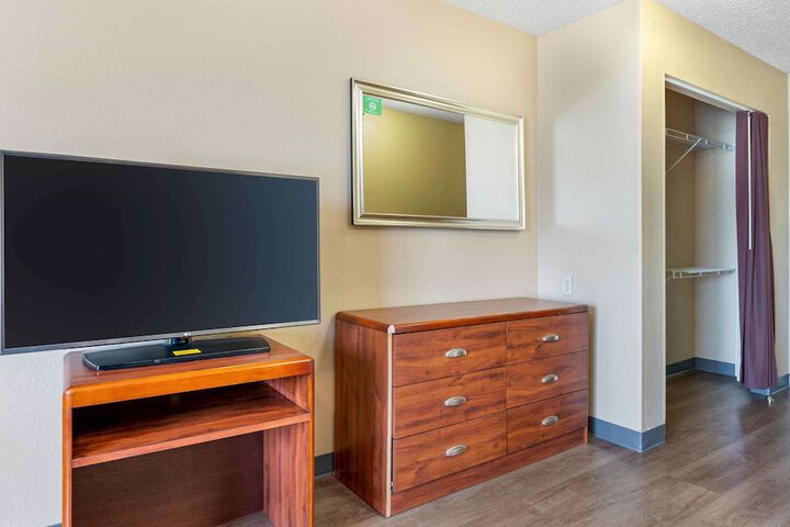 Room 34 of 41