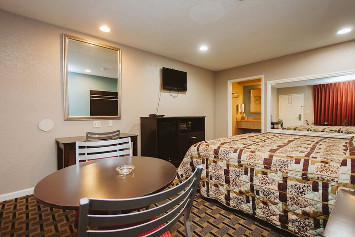 Room 28 of 42