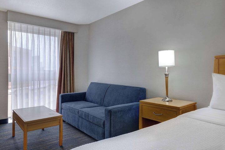 Room 30 of 37