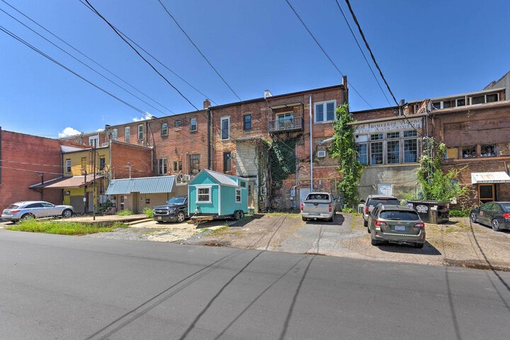 Modern Main St. Apt in Downtown Waynesville!
