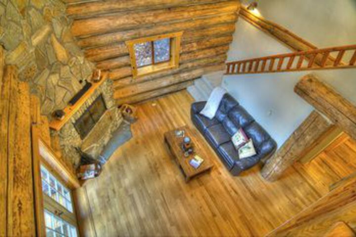 Tall Timbers Lodge Cabin with Hot Tub