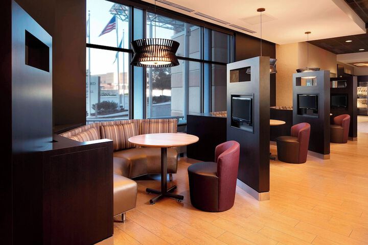 Courtyard by Marriott Indianapolis Downtown