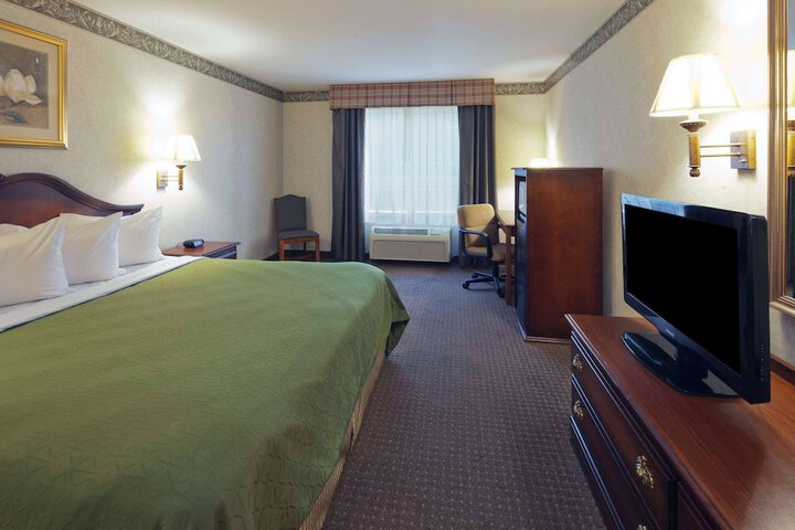 Room 13 of 16