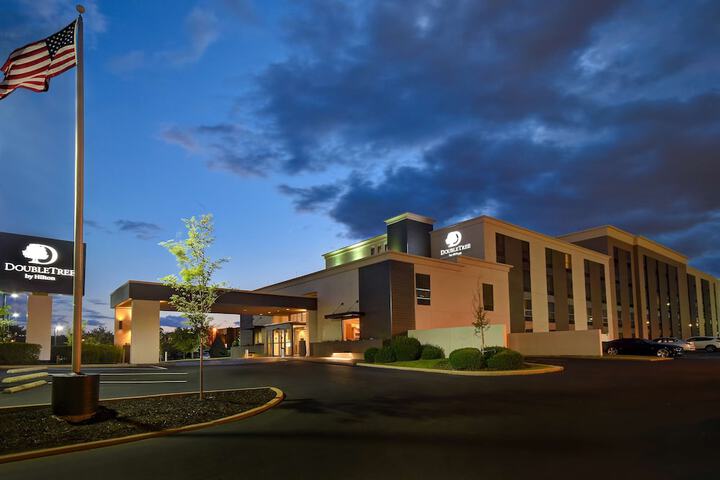 Hotel 5 of 71