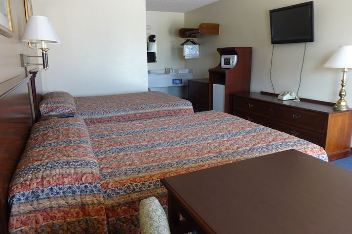 Room 16 of 18