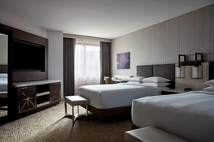 Room 10 of 83