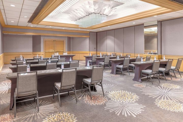 Hilton Orange County / Costa Mesa