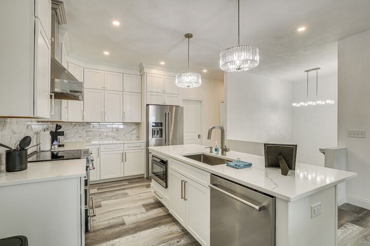 Walk to Mississippi River: Grafton Townhome!