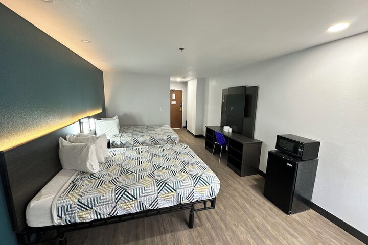Room 5 of 18
