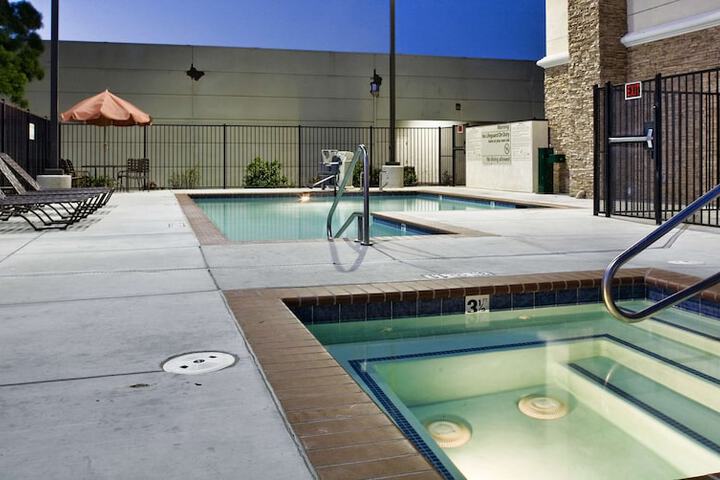 Pool 4 of 28