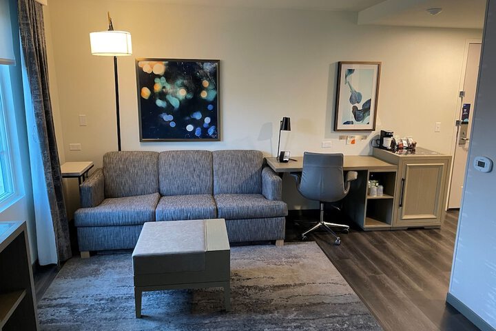 Room 28 of 46