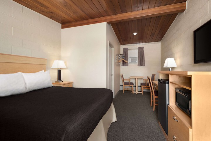 Room 16 of 26