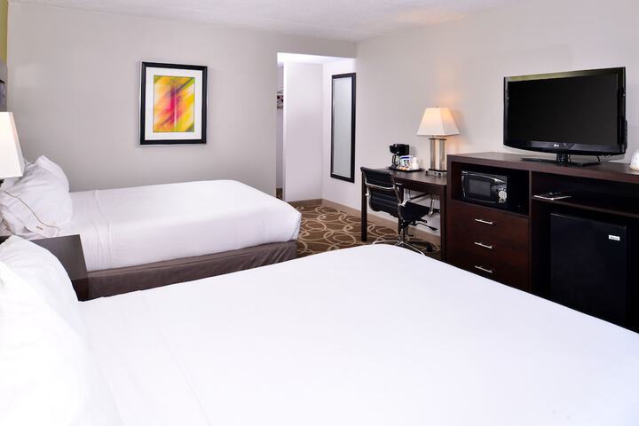 Elimwood Hotel a Ramada by Wyndham