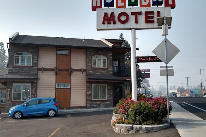 Holiday Motel