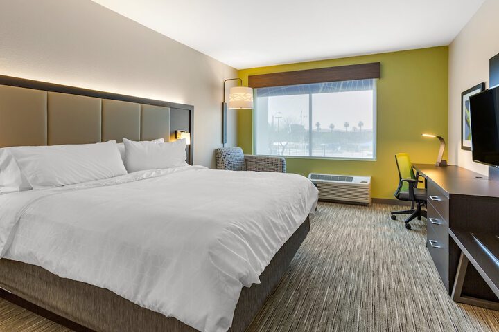 Room 33 of 52