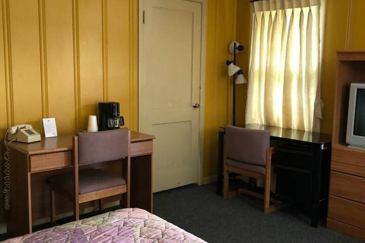 Room 2 of 19
