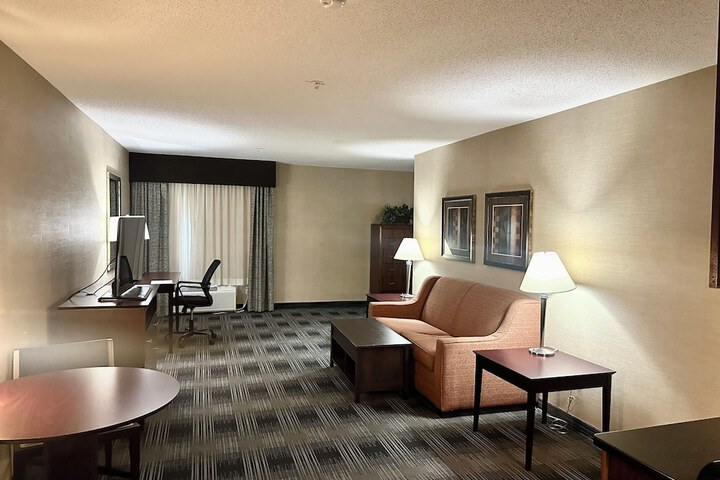 Room 47 of 80