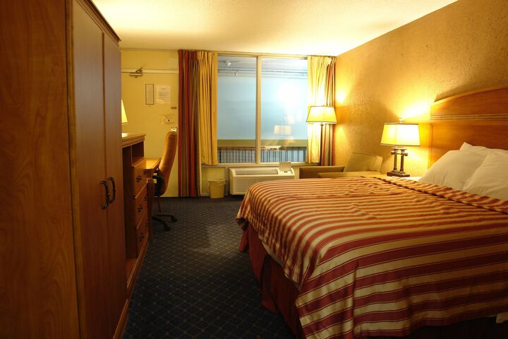 Room 16 of 20