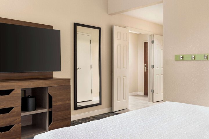 Room 29 of 40