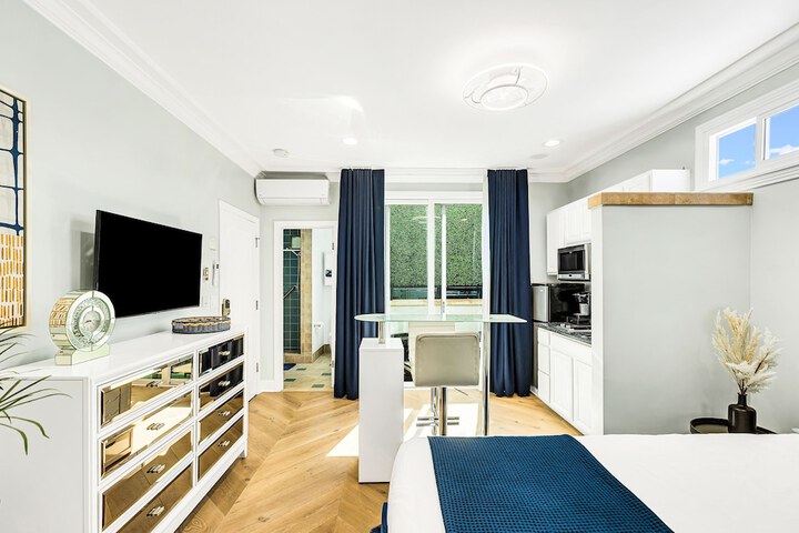 Room 30 of 72